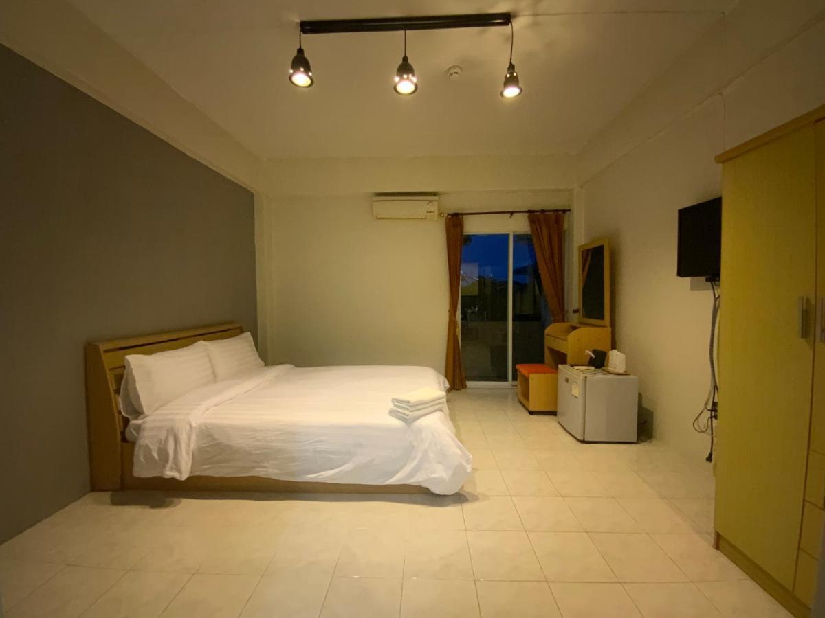 Uh Hostel Bang Saen Ngoại thất bức ảnh