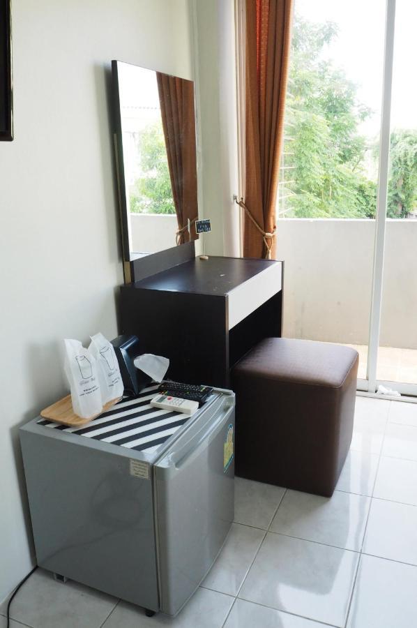 Uh Hostel Bang Saen Ngoại thất bức ảnh