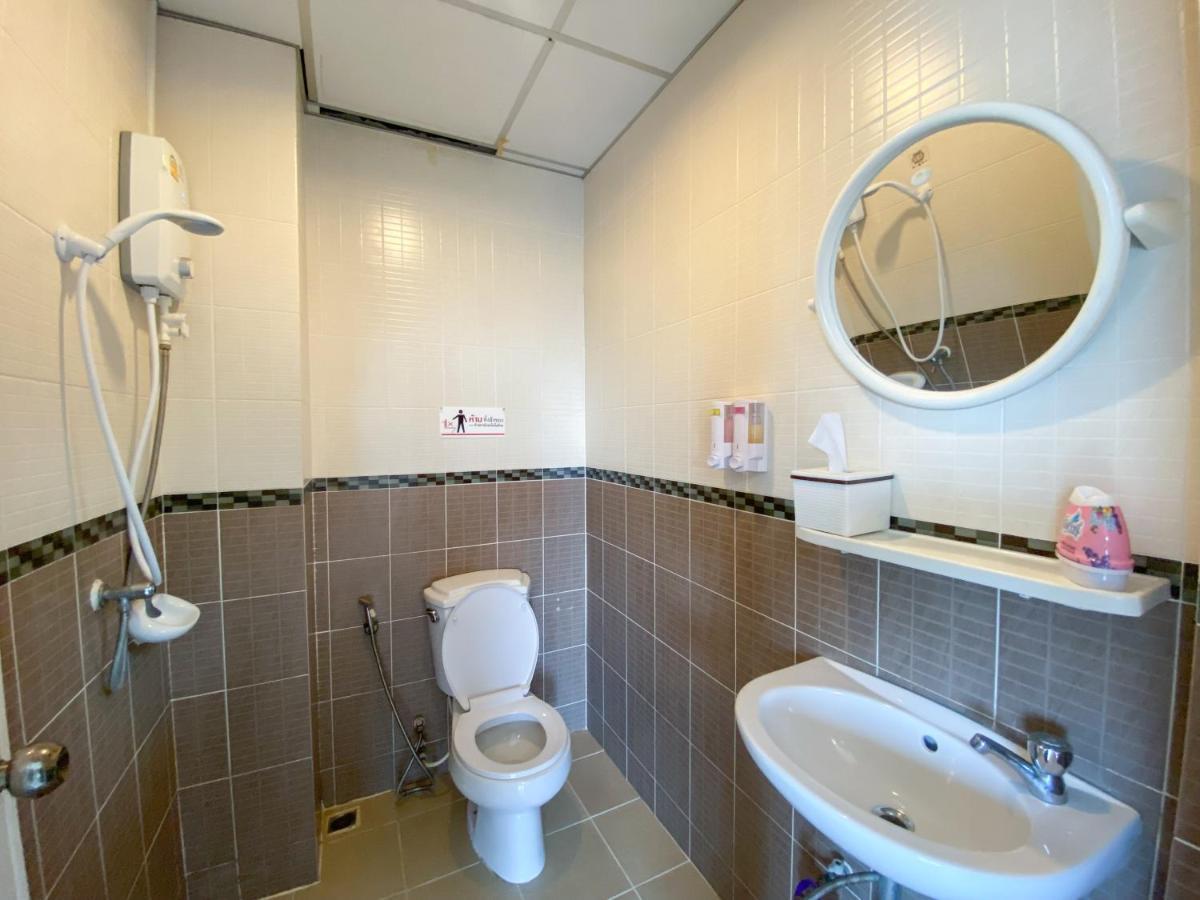 Uh Hostel Bang Saen Ngoại thất bức ảnh