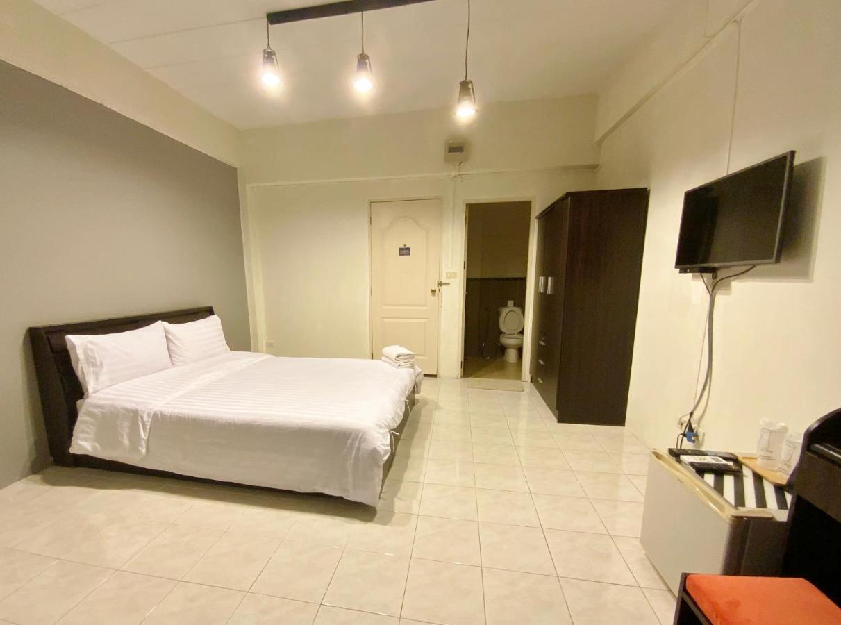 Uh Hostel Bang Saen Ngoại thất bức ảnh