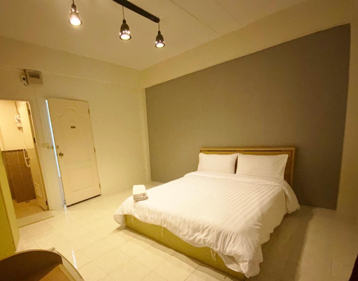 Uh Hostel Bang Saen Ngoại thất bức ảnh